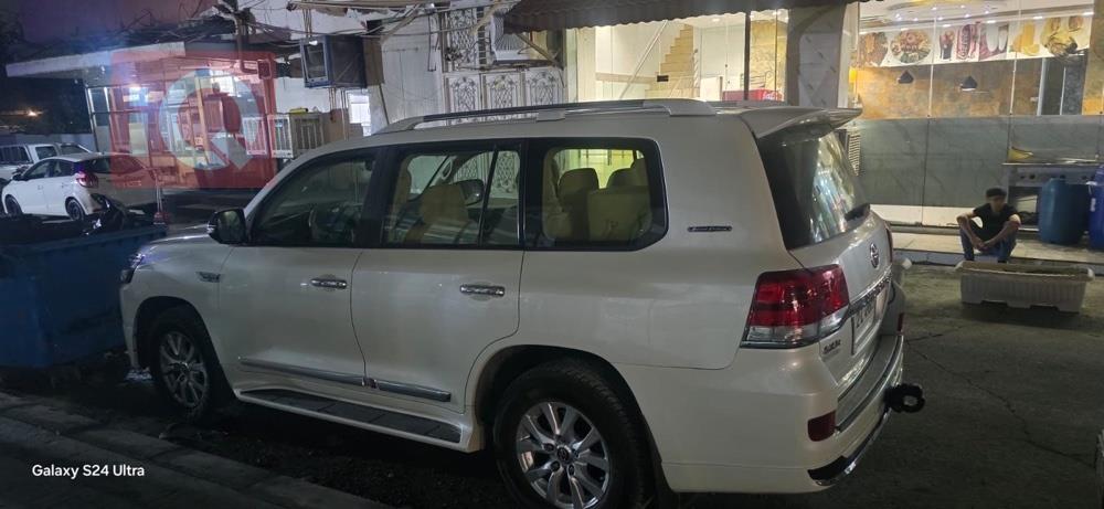 تويوتا لاندكروزر